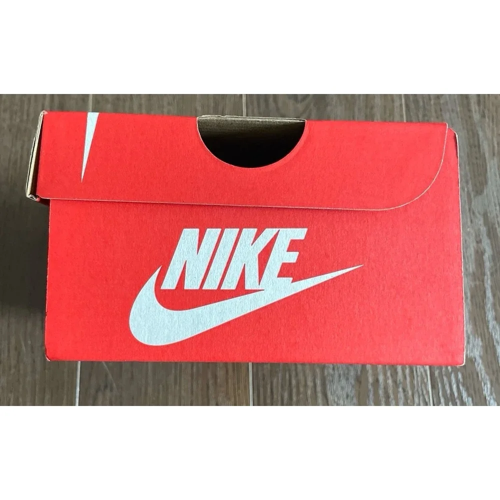 Nike empty‎ shoe box